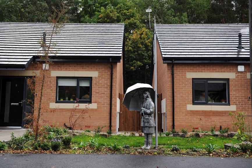 Albert Place statue