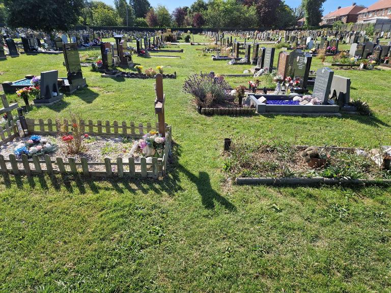 Bishopwearmouth Cemetery August 2022